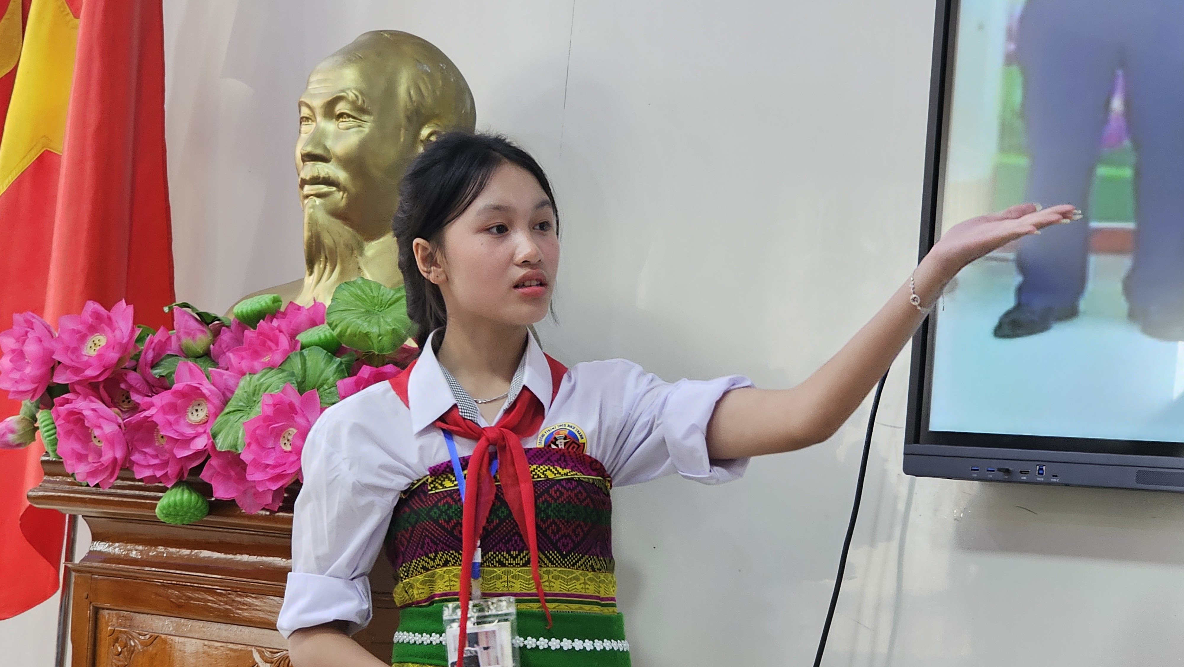 Anh-tin-bai